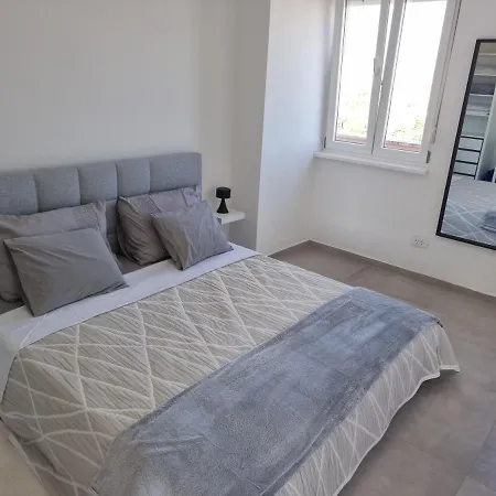 Bay View Apartament *