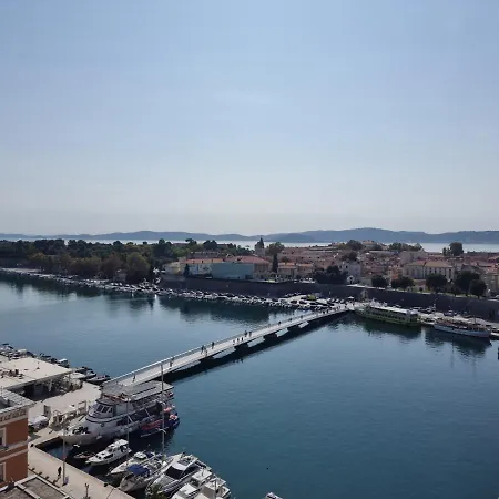 Bay View * Ζαντάρ